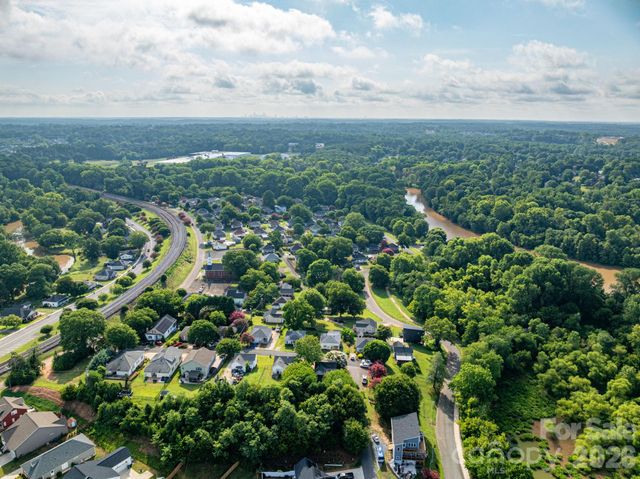 109 Riverside Drive, Cramerton, NC 28032