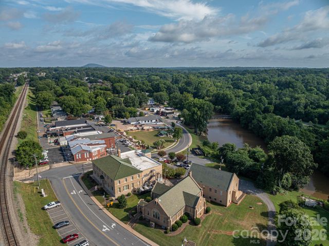 109 Riverside Drive, Cramerton, NC 28032