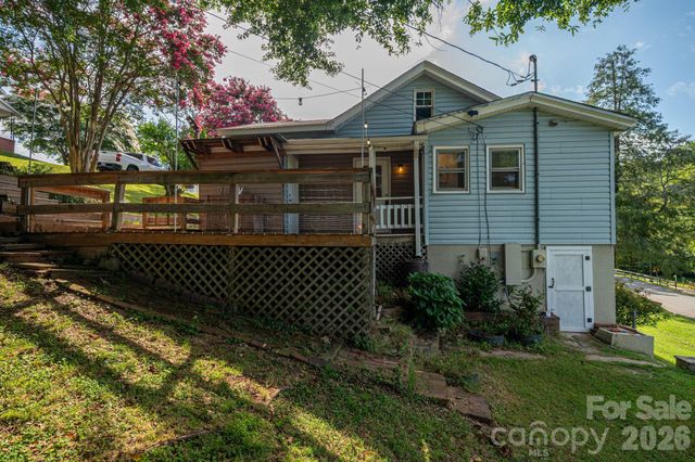 109 Riverside Drive, Cramerton, NC 28032