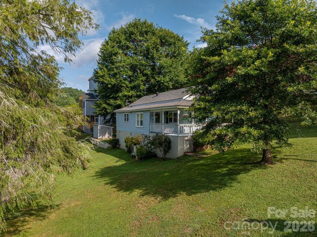 109 Riverside Drive, Cramerton, NC 28032