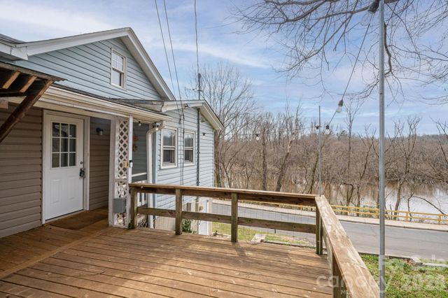 109 Riverside Drive, Cramerton, NC 28032