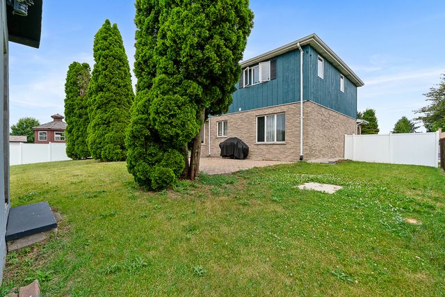 7435 W 157th Street, Orland Park, IL 60462