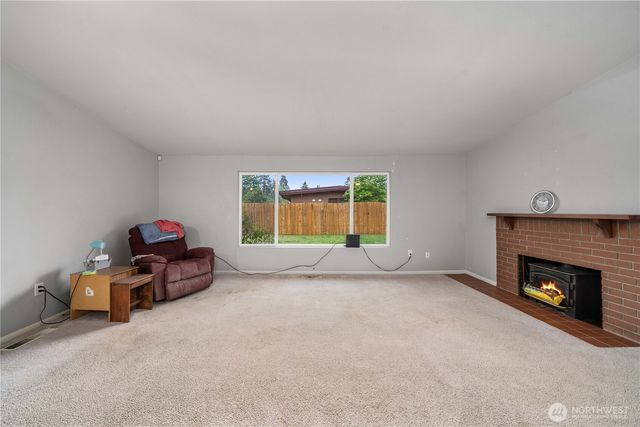 8909 Hipkins Road SW, Lakewood, WA 98498