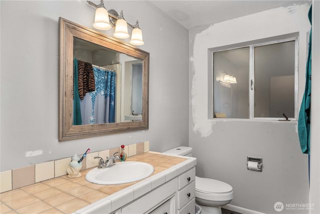 8909 Hipkins Road SW, Lakewood, WA 98498