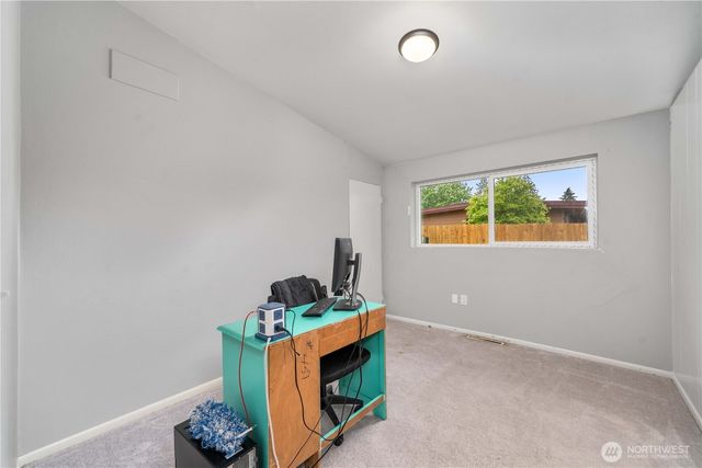 8909 Hipkins Road SW, Lakewood, WA 98498