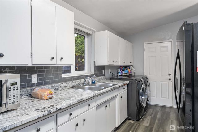8909 Hipkins Road SW, Lakewood, WA 98498