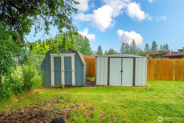 8909 Hipkins Road SW, Lakewood, WA 98498