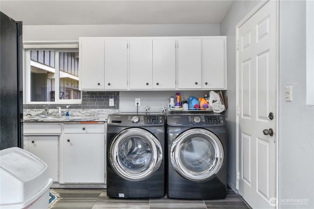 8909 Hipkins Road SW, Lakewood, WA 98498