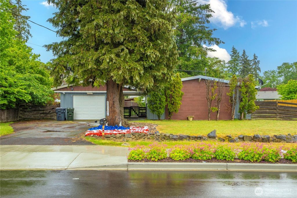 8909 Hipkins Road SW, Lakewood, WA 98498