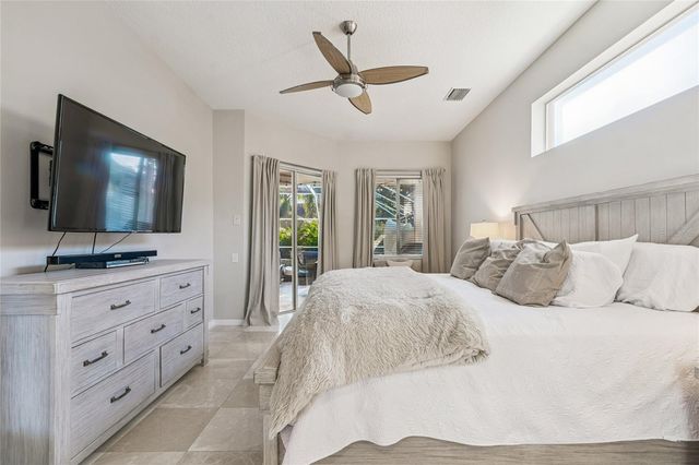 19104 NATURE PALM LANE, Tampa, FL 33647