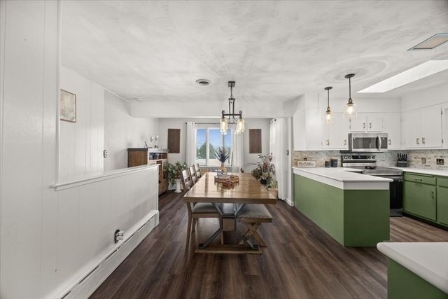 941 Bartlett St, New Bedford, MA 02745