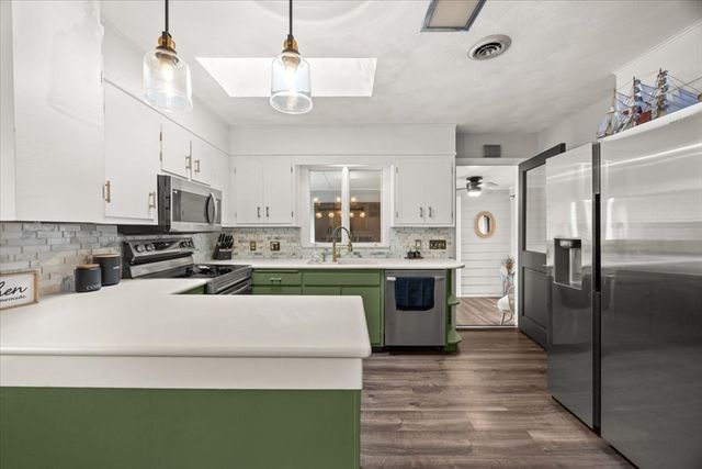 941 Bartlett St, New Bedford, MA 02745