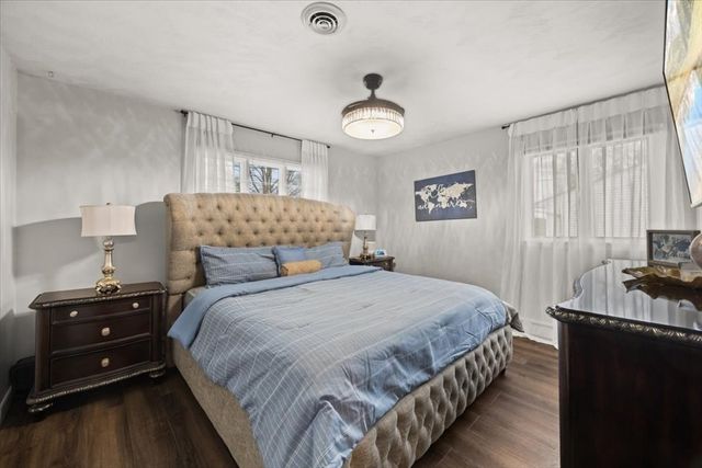 941 Bartlett St, New Bedford, MA 02745