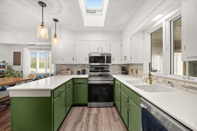 941 Bartlett St, New Bedford, MA 02745