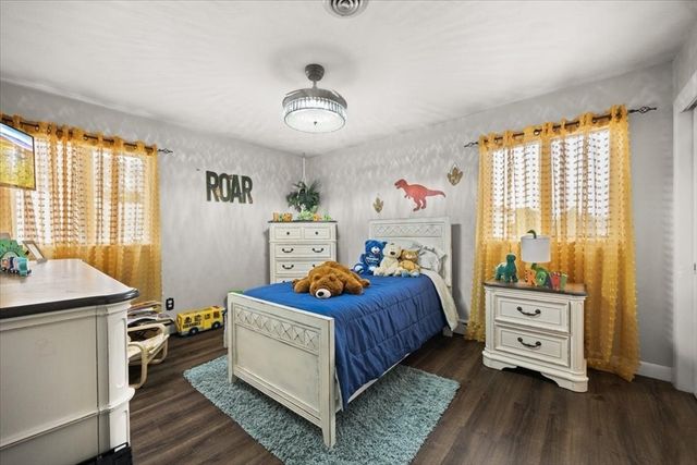 941 Bartlett St, New Bedford, MA 02745