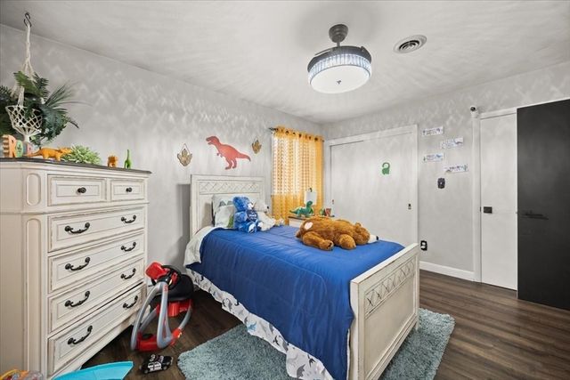 941 Bartlett St, New Bedford, MA 02745