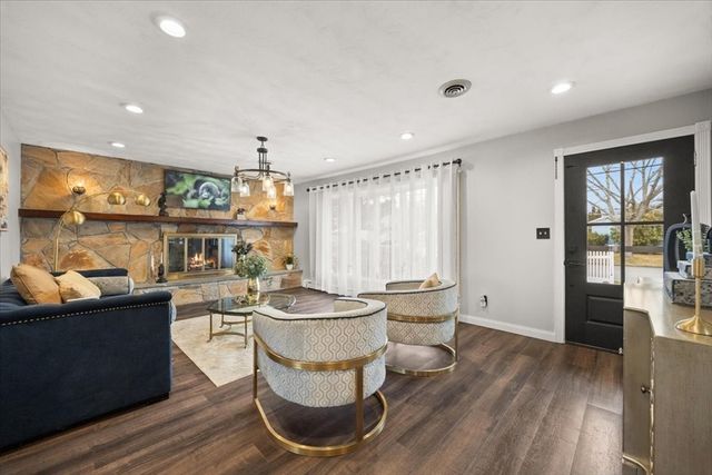 941 Bartlett St, New Bedford, MA 02745