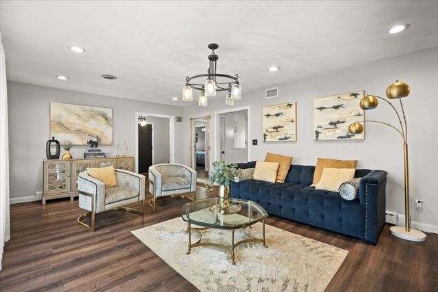 941 Bartlett St, New Bedford, MA 02745