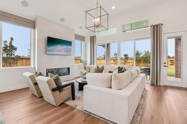 612 Deep Sands Drive, Waller, TX 77447