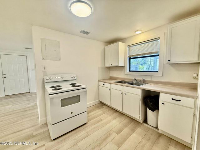 1077 WILLOW BRANCH Avenue, Jacksonville, FL 32205