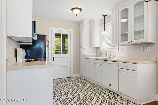 1719 Trevilian Way, Louisville, KY 40205