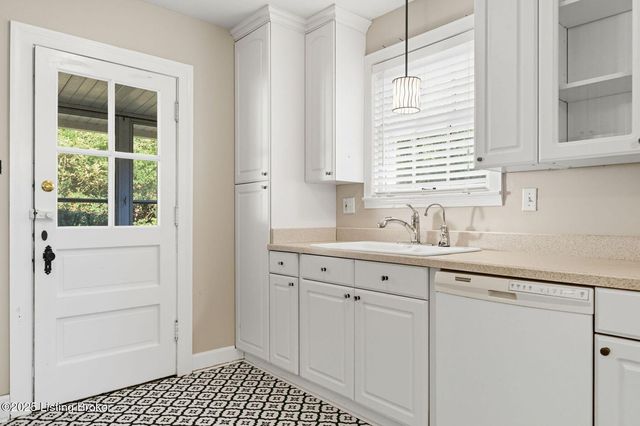 1719 Trevilian Way, Louisville, KY 40205