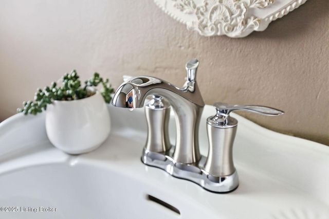 1719 Trevilian Way, Louisville, KY 40205