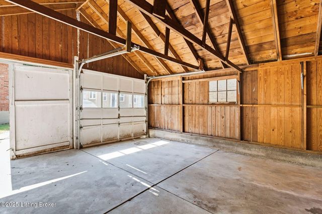 1719 Trevilian Way, Louisville, KY 40205