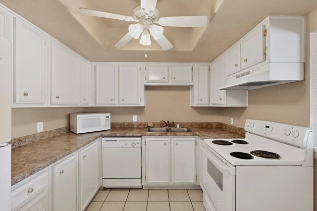 921 Country Club Drive SE APT J, Rio Rancho, NM 87124
