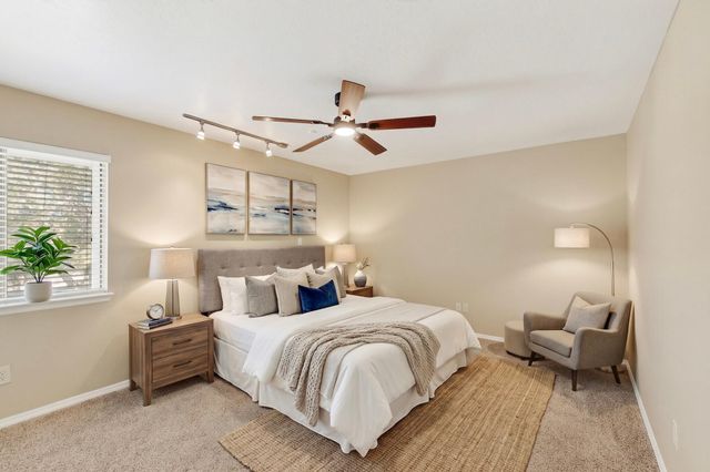 921 Country Club Drive SE APT J, Rio Rancho, NM 87124