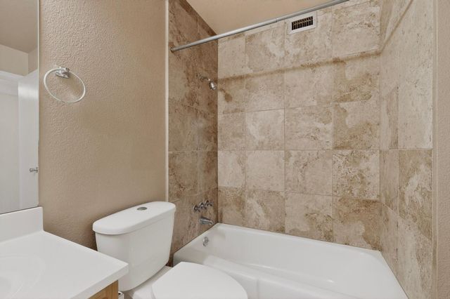 921 Country Club Drive SE APT J, Rio Rancho, NM 87124