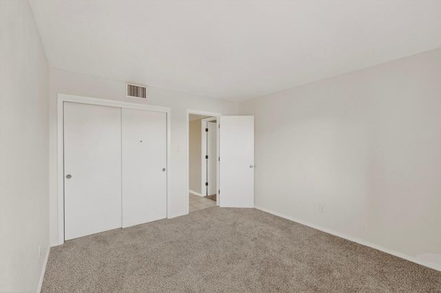 921 Country Club Drive SE APT J, Rio Rancho, NM 87124