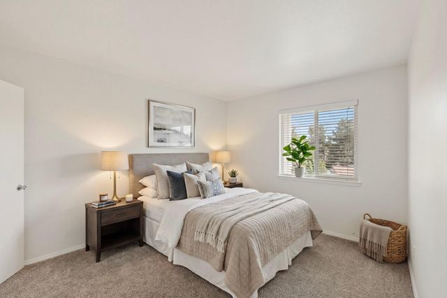 921 Country Club Drive SE APT J, Rio Rancho, NM 87124