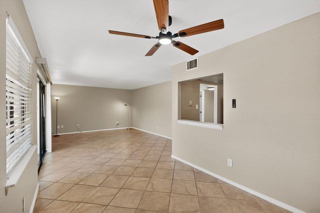 921 Country Club Drive SE APT J, Rio Rancho, NM 87124