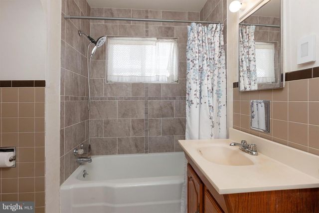 447 2ND AVE, Bellmawr, NJ 08031