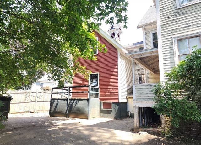 399 S Main St, Haverhill, MA 01835