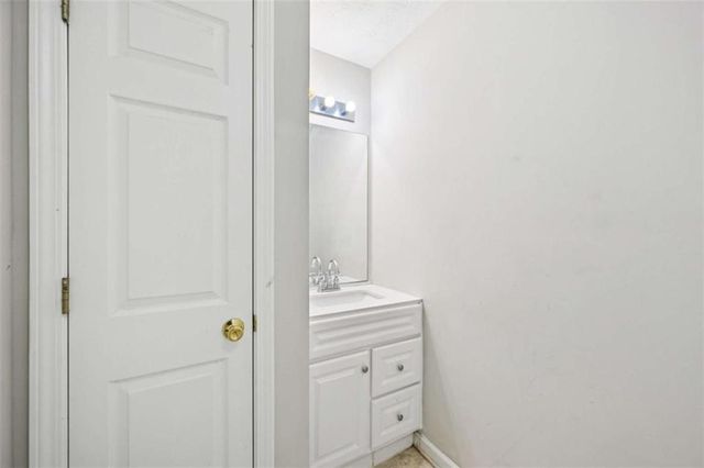 25 Castlehill Court, Covington, GA 30016