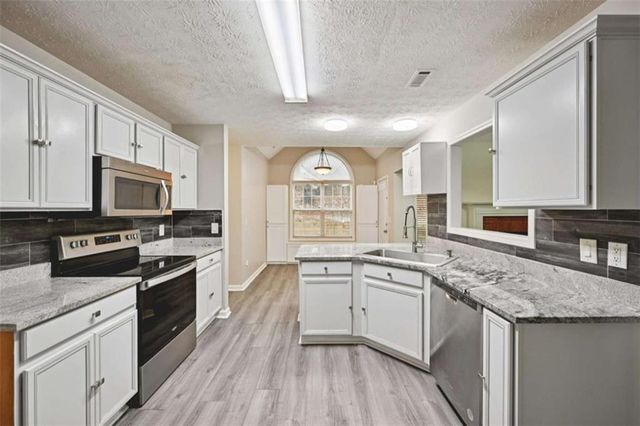 25 Castlehill Court, Covington, GA 30016