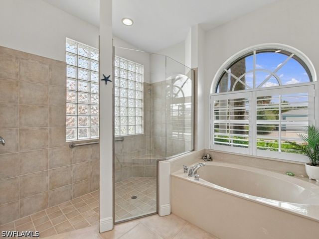 980 Fieldstone DR, Marco Island, FL 34145