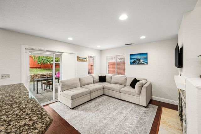 4009 Honey Rose Pl, Antelope, CA 95843