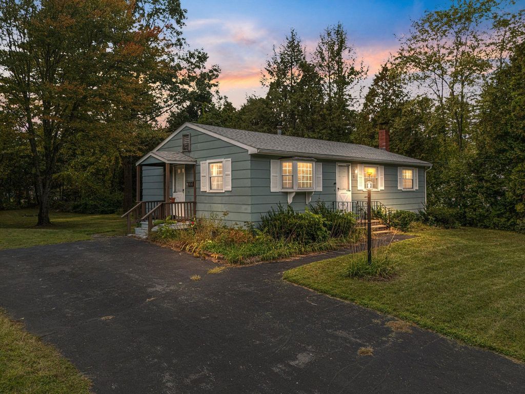 30 Riverlawn Avenue, Rochester, NH 03868