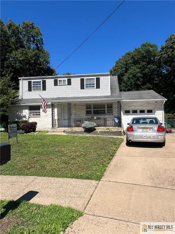 35 Madeline Court, Helmetta, NJ 08828