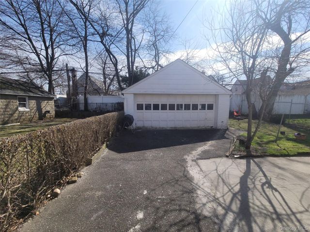 22726 113th Drive, Queens Village, NY 11429