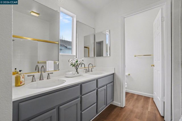 933 Country Run Dr, Martinez, CA 94553