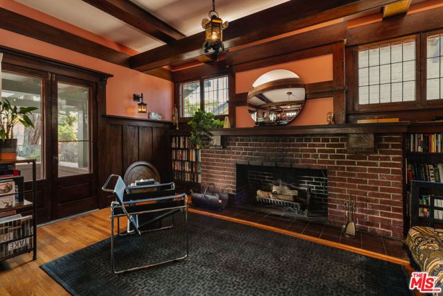 2915 S Budlong Avenue, Los Angeles, CA 90007