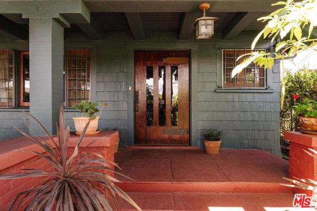 2915 S Budlong Avenue, Los Angeles, CA 90007