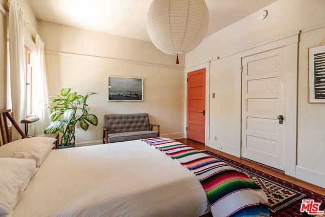 2915 S Budlong Avenue, Los Angeles, CA 90007