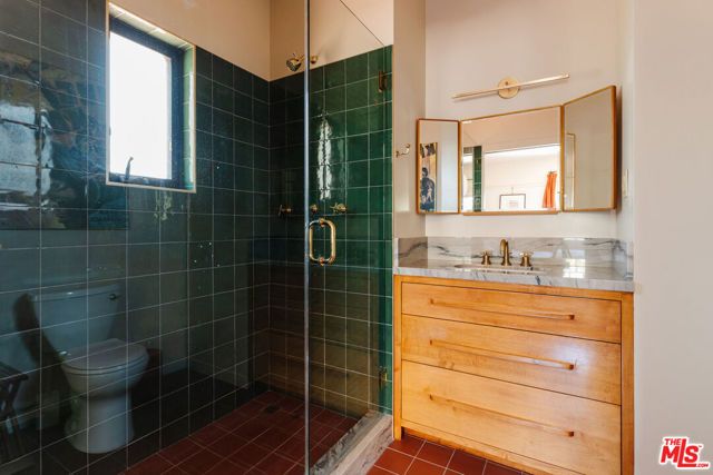 2915 S Budlong Avenue, Los Angeles, CA 90007