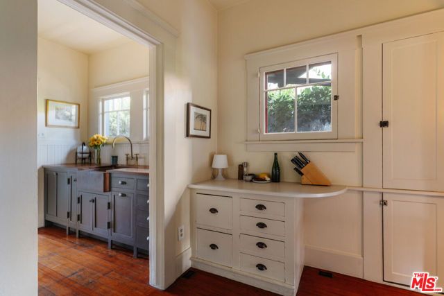 2915 S Budlong Avenue, Los Angeles, CA 90007