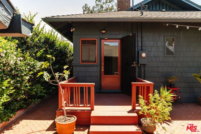 2915 S Budlong Avenue, Los Angeles, CA 90007